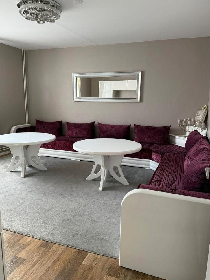 Salon marocain complet (fauteuil + 2 tables) - Très bon état, Maison & Meubles, Canapés | Salons, Comme neuf, Banc d'angle, Autres dimensions