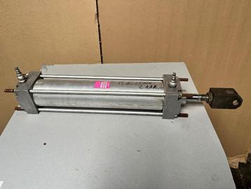 Pneumatische piston beschikbaar voor biedingen