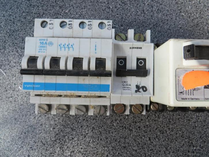 automaten , zekeringen, Doe-het-zelf en Bouw, Elektriciteit en Kabels, Ophalen