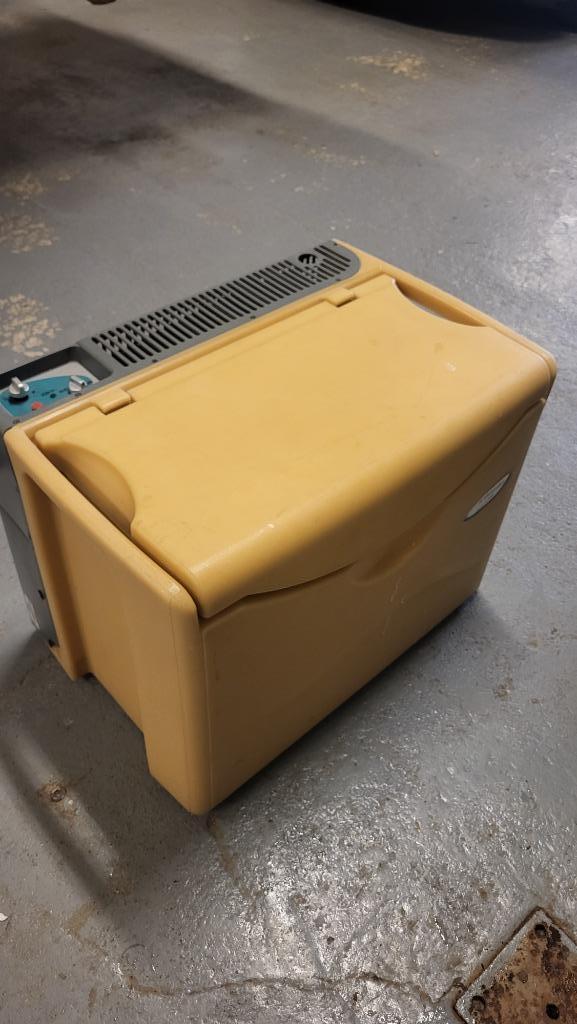 Electrolux koelkist bovenlader (gas & electra) verrijdbaar, Elektronische apparatuur, Koelkasten en IJskasten, Gebruikt, Zonder vriesvak