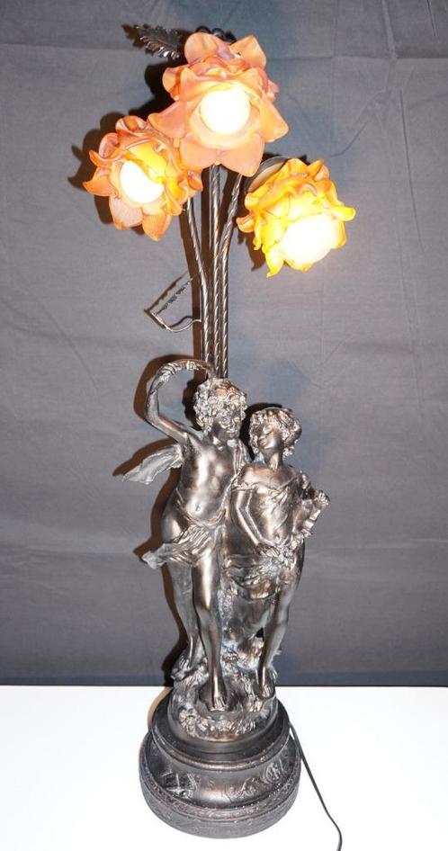 Auguste Moreau « Statue/lampe Young Lovers » signée, Antiquités & Art, Curiosités & Brocante, Enlèvement ou Envoi