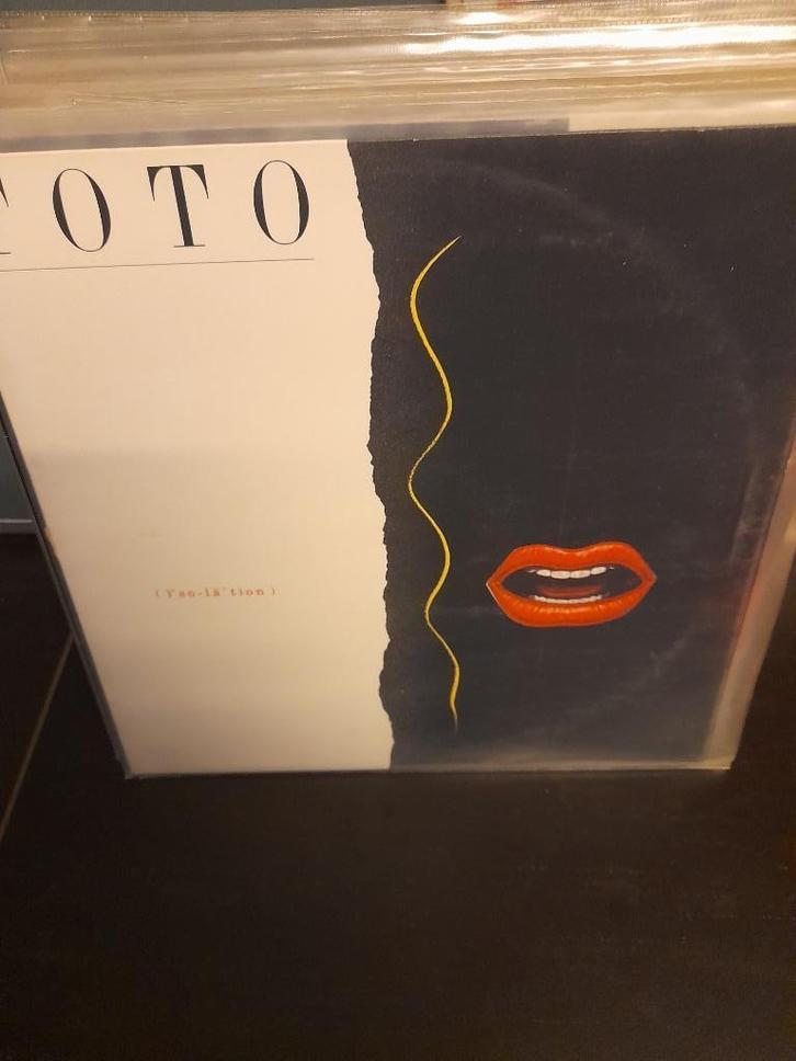 lp - toto - isolation, Cd's en Dvd's, Vinyl | Hardrock en Metal, Gebruikt, Ophalen of Verzenden