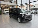 Ford Transit Courier TREND BENZINE NIEUW OKM 19800+BTW, Auto's, Bestelwagens en Lichte vracht, Voorwielaandrijving, Stof, Zwart