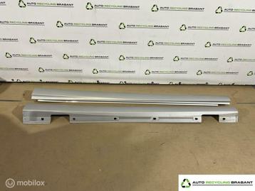 Set Sideskirt ORIGINEEL Meredes A-klasse A2466900240 beschikbaar voor biedingen