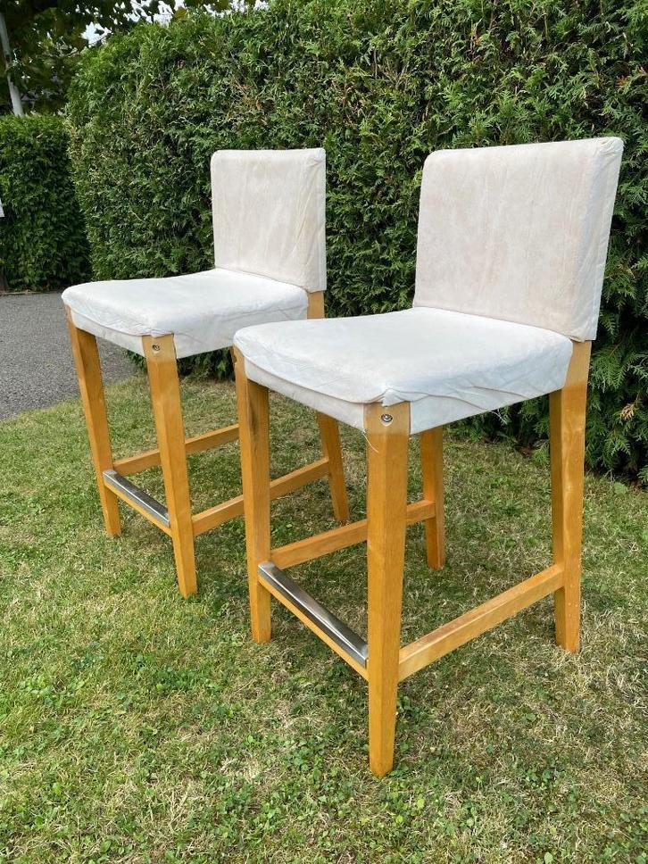 2 tabourets de bar IKEA HENRIKSDAL, Huis en Inrichting, Barkrukken, Gebruikt, 60 tot 90 cm, Hout, 2 krukken, Met voetsteun, Ophalen