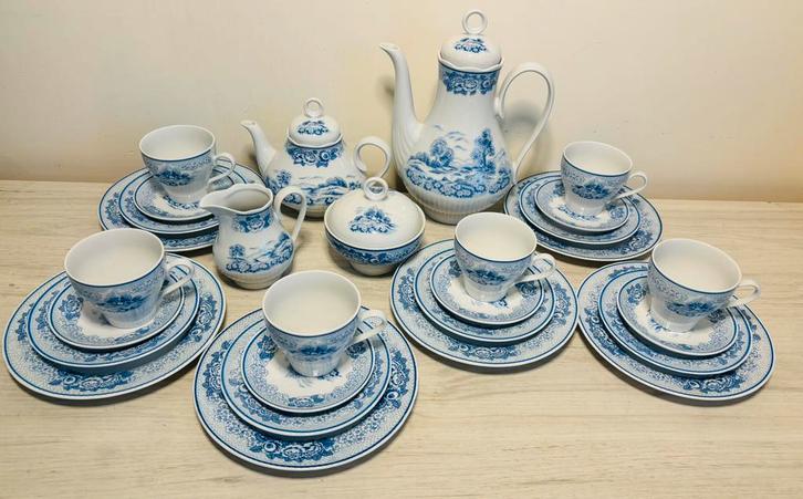 Joli Service Graf Von Henneberg Porzellan Jlmenau, Antiek en Kunst, Antiek | Servies compleet, Ophalen