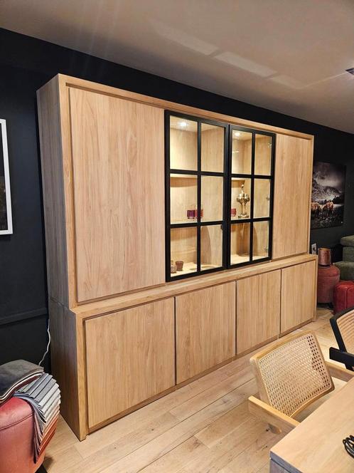 Vitrinekast in teakhout met verlichting, Huis en Inrichting, Kasten | Vitrinekasten, Nieuw, Met deur(en), Met plank(en), Teakhout