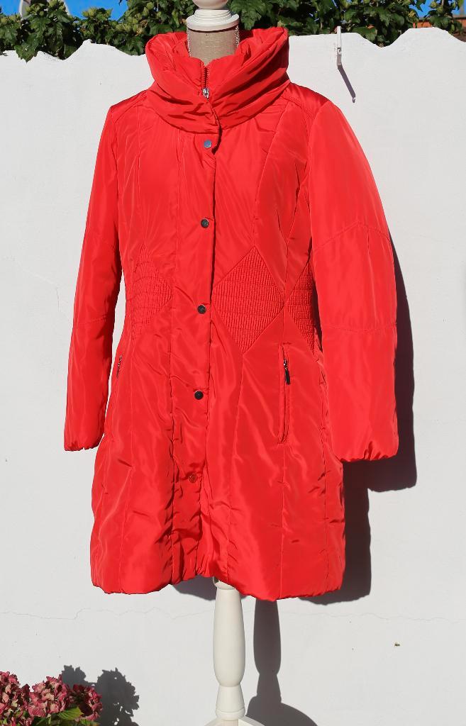 Prachtige rode jas (donsjack) Madeleine - T44, Kleding | Dames, Jassen | Winter, Zo goed als nieuw, Maat 42/44 (L), Rood, Ophalen of Verzenden