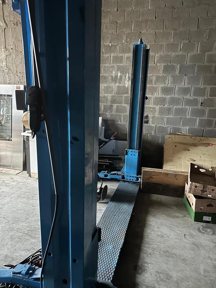 Een krachtige en betrouwbare krik in uitstekende staat., Zakelijke goederen, Machines en Bouw | Heftrucks en Intern transport