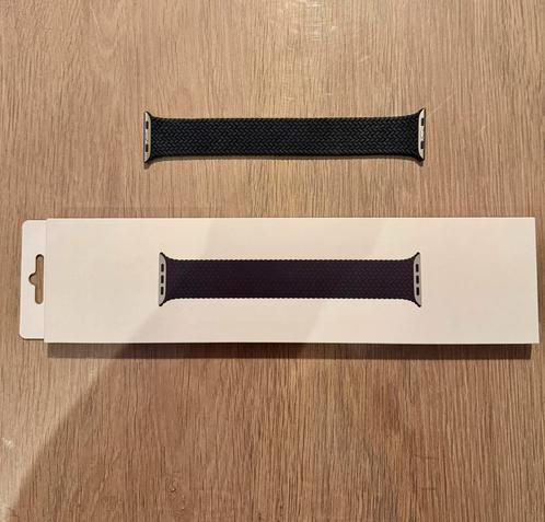Apple Watch gevlochten Solobandje., Handtassen en Accessoires, Sporthorloges, Gebruikt, iOS, Zwart, Waterdicht, Ophalen of Verzenden