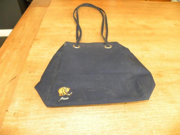 1 x Pooh tas en 1 x zwart hand/rug tasje zie eigen foto's, Handtassen en Accessoires, Tassen | Damestassen, Gebruikt, Handtas