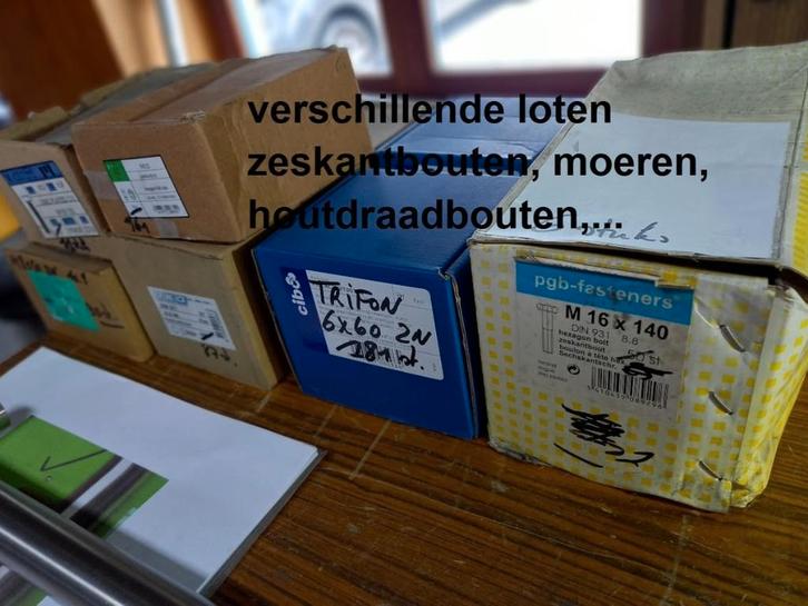 Loten bouten - moeren - laagbolkopschroeven - houtdraadbout, Doe-het-zelf en Bouw, IJzerwaren en Bevestigingsmiddelen, Nieuw, Bouten of Moeren