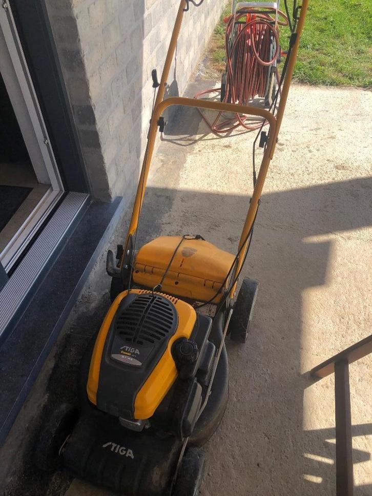 Tondeuse Stiga, Tuin en Terras, Grasmaaiers, Gebruikt, Benzine-grasmaaier, 40 t/m 49 cm, Cirkelmaaier, Mulchfunctie, Opvangbak