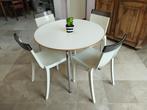Table et ses 4 chaises Kartell