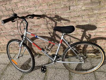 Vélo Décathlon enfant Rockrider 320 - 26 x 19,5 - argenté / 