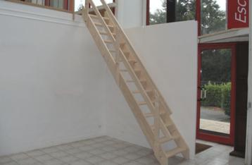 zoldertrap-werftrap, molenaarstrap, keldertrap in grenenhout beschikbaar voor biedingen