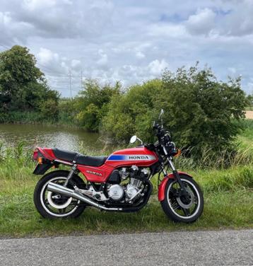 Honda cb 900 F   1980--   2395 euro   met revisie cilinders beschikbaar voor biedingen