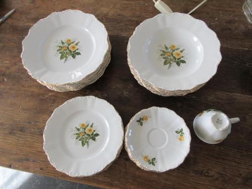 Oud servies Seltmann Weiden Bavaria Theresia gele roos 8, Antiek en Kunst, Antiek | Servies los, Ophalen