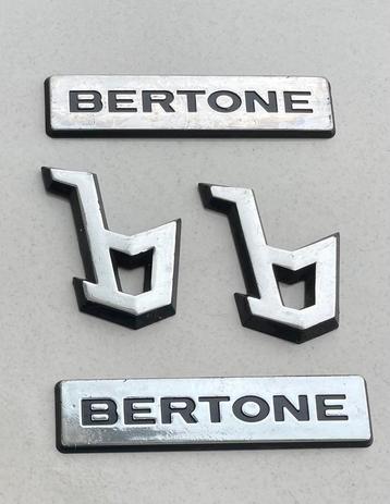 Bertone emblemen mooi setje