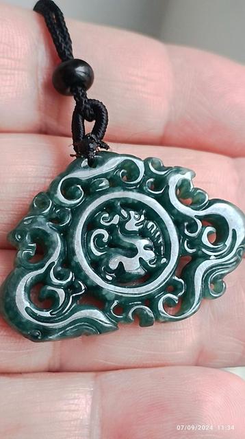 Pendentif en jadeite de Birmanie avec certificat traçable 