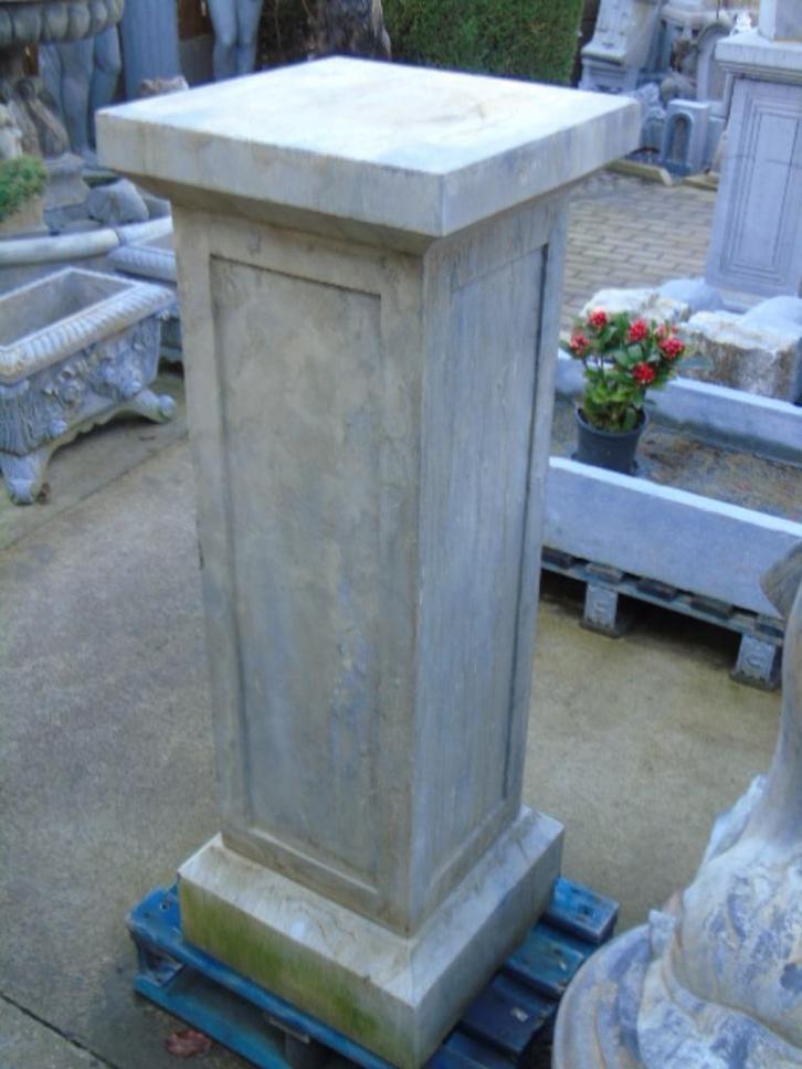 basis in blauwe steen gesneden in de massa! HOOGTE 1 M 16 CM, Tuin en Terras, Tuinbeelden, Nieuw, Overige typen, Steen, Ophalen