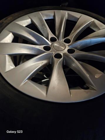 20 inch Origineel Tesla X velgen  winterbanden  beschikbaar voor biedingen