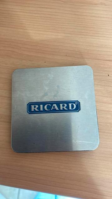 Onderleggers Ricard  beschikbaar voor biedingen