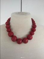 Collier de perles en bois rouge, Bijoux, Sacs & Beauté, Comme neuf, Autres matériaux, Rouge, Enlèvement ou Envoi