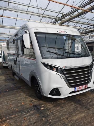 Aangepaste mobilhome met lift systeem en bediening aan stuur, Jusqu'à 4, 6 à 7 mètres, Entreprise, Intégral