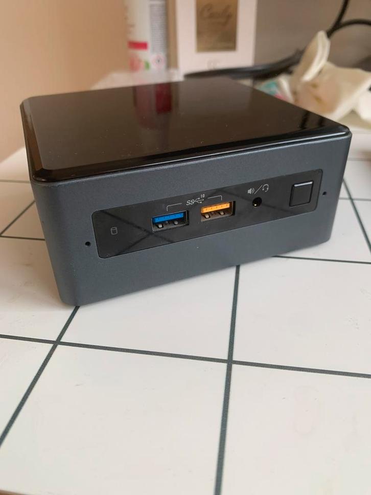 Te koop: Intel NUC8i7beh, Huis en Inrichting, Brandblussers en Brandkasten, Zo goed als nieuw, Ophalen of Verzenden