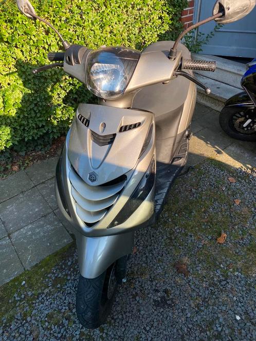 Nardo Grey Piaggio Zip 50CC 4Takt A Klasse, Fietsen en Brommers, Scooters | Piaggio, Zo goed als nieuw, Zip, Klasse A (25 km/u)