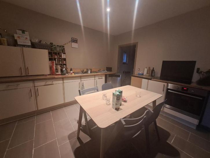 Keuken (ideaal voor verhuis of kot), Huis en Inrichting, Keuken | Complete keukens, Gebruikt, Hoekkeuken, Bruin, Composiet, Ophalen