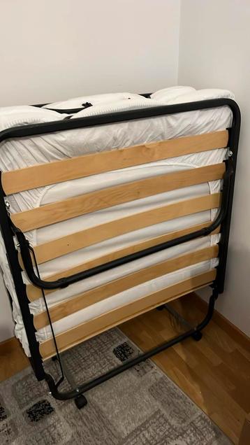 Opvouwbaar bed beschikbaar voor biedingen