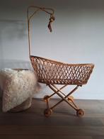 Vintage rotan baby-wieg, Kinderen en Baby's, Babywiegjes en Ledikanten, Ophalen of Verzenden, Wieg