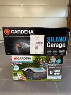 Robotmaaier + Garage - Gardena Sileno City 470, Tuin en Terras, Robotmaaiers, Ophalen, Gardena  Sileno, Bestuurbaar via app, Zo goed als nieuw