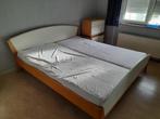 Bed, Huis en Inrichting, Slaapkamer | Bedden, Beige, 180 cm, Gebruikt, Hout