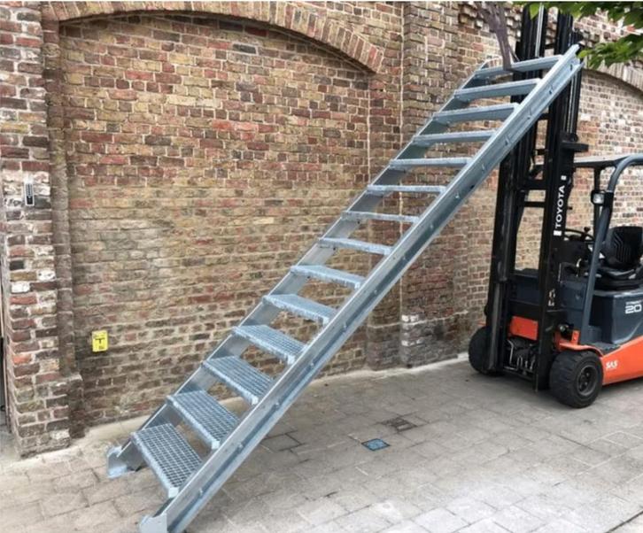 metalen trap, Bricolage & Construction, Échelles & Escaliers, Utilisé, Escalier, Enlèvement