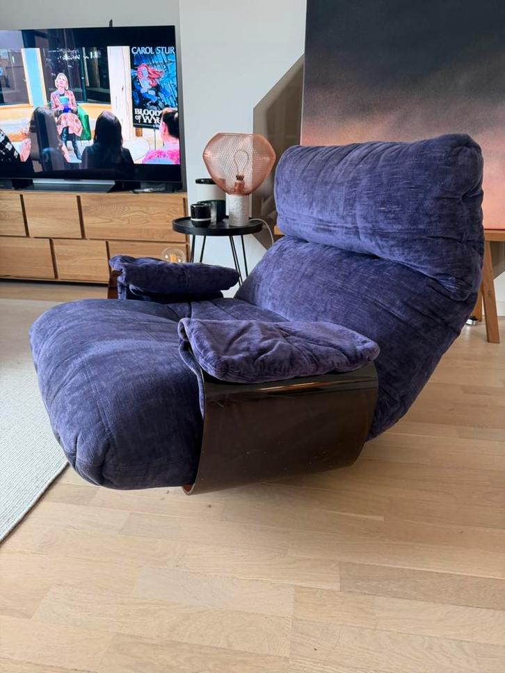 Ligne Roset Marsala paarse fluwelen fauteuil, Huis en Inrichting, Zetels | Zetels en Chaises Longues, Zo goed als nieuw, Stof