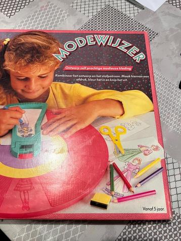 Vintage bordspel Modewijzer beschikbaar voor biedingen