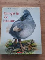 EEN GAT IN DE NATUUR Tim Flannery/Peter Schouten, Ophalen of Verzenden, Zo goed als nieuw, Natuurwetenschap