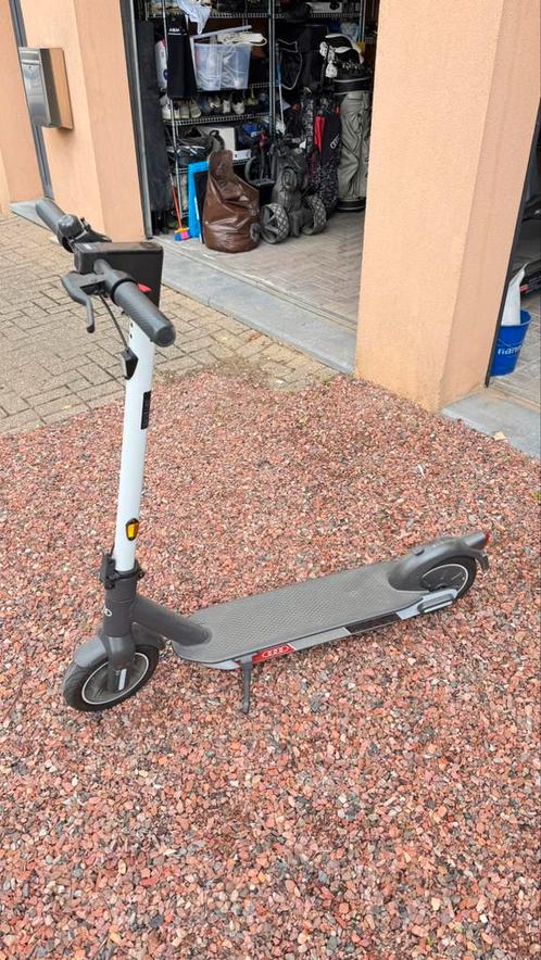Elektrische step Audi, Fietsen en Brommers, Steps, Zo goed als nieuw, Elektrische step (E-scooter), Ophalen