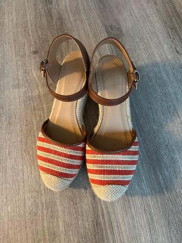 Elegante sandalen maat 37 beschikbaar voor biedingen