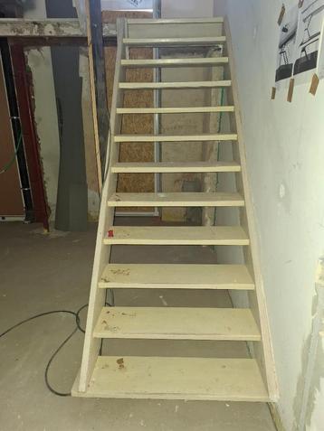 Trap beschikbaar voor biedingen