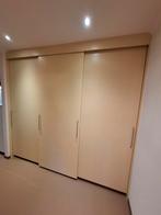 Grande armoire, Enlèvement