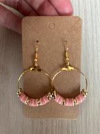Mooie oorbellen roze met goud, Bijoux, Sacs & Beauté, Boucles d'oreilles, Or, Enlèvement ou Envoi