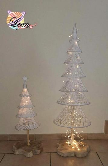 2 zelf Gehaakte kerstbomen beschikbaar voor biedingen