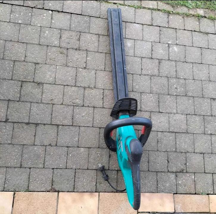 Particulier verkoopt elektrische heggenschaar, Tuin en Terras, Heggenscharen, Zo goed als nieuw, Elektrisch, Ophalen