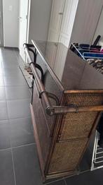 Bar in riet met bovenplaat in glas,l135,b50,h102, Antiek en Kunst, Antiek | Meubels | Bedden, Ophalen