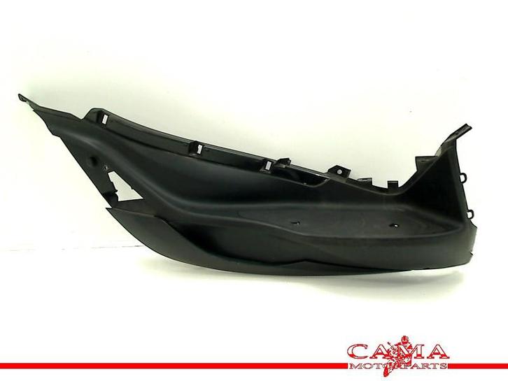 MOQUETTE INTERIEUR RECHTS Piaggio Medley 125 ABS (1B006568), Motos, Pièces | Autre, Utilisé