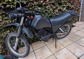Yamaha xt 550 à vendre ou échange min 750cc beschikbaar voor biedingen